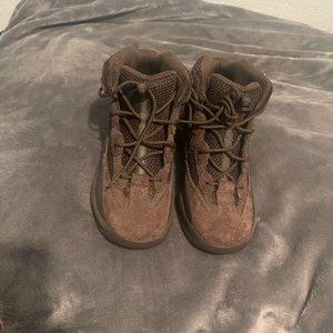 Kids Yeezy Dessert Oil